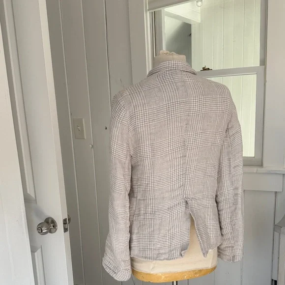 Elegant Beige Checkered Blazer - Picture 4 of 6